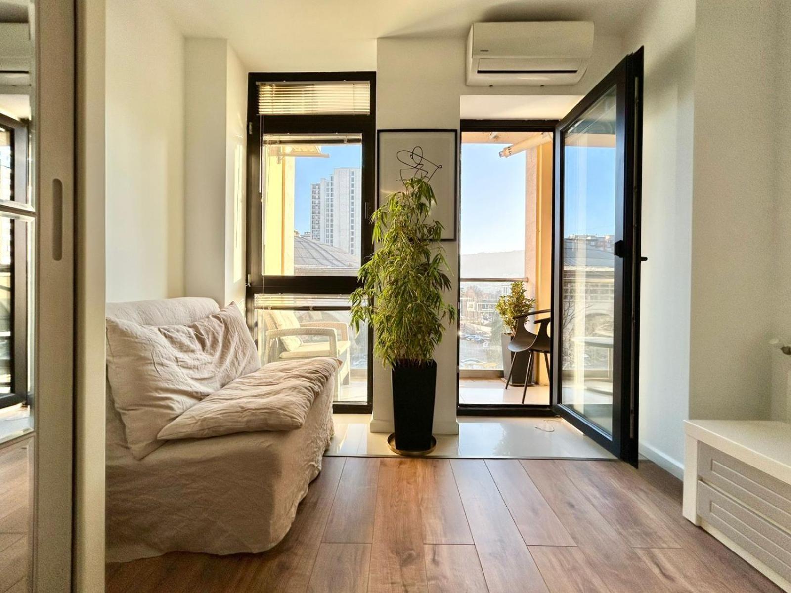 City Center - Next To Holiday Inn -2Br Apartment Tbilisi Zewnętrze zdjęcie